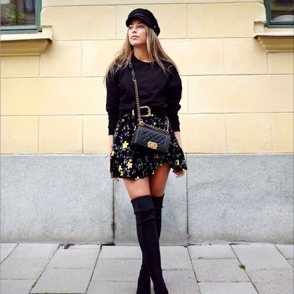 CHANEL small boy bag - Picture 4 of 12